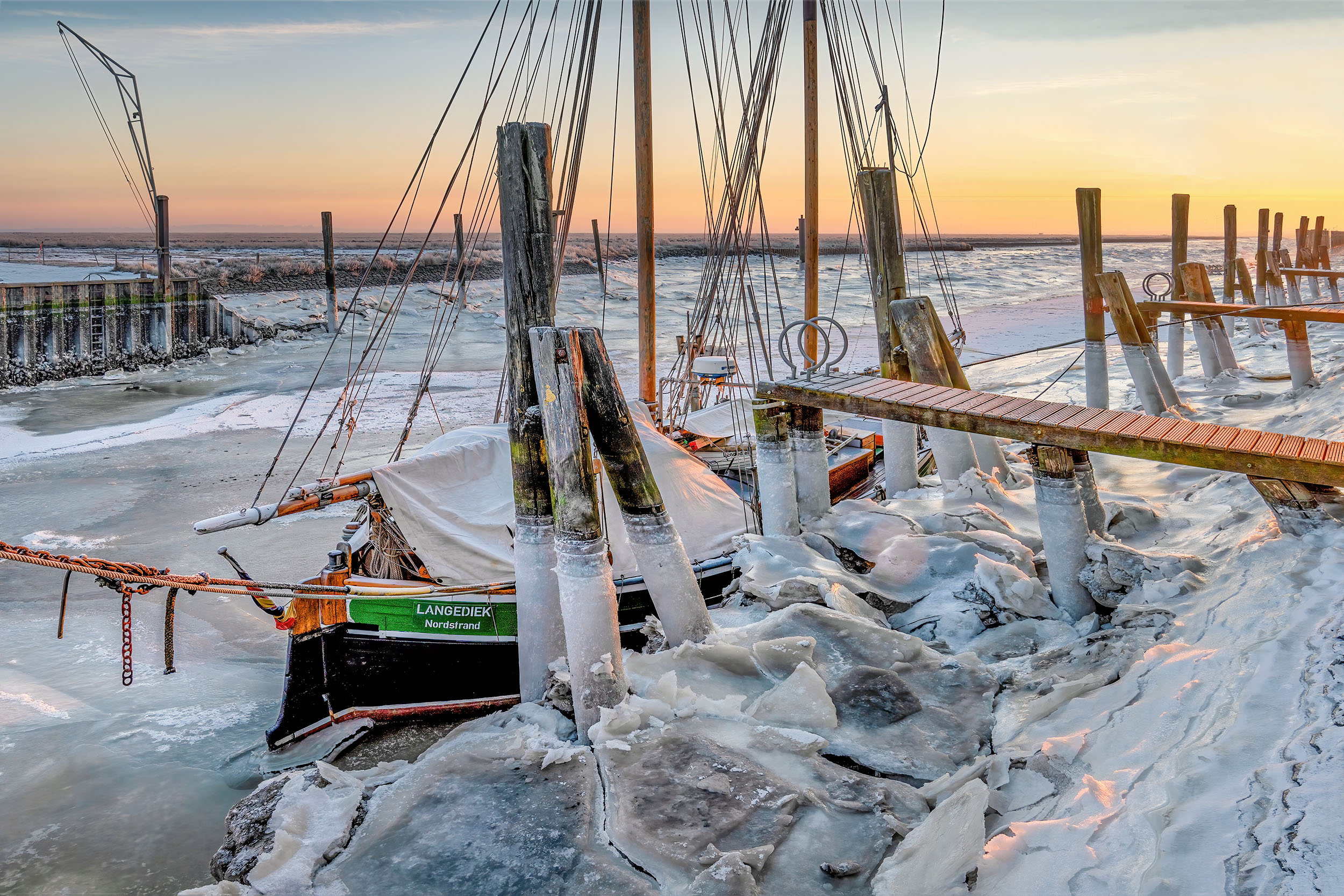 Segelboot im Eis - Nordstrand